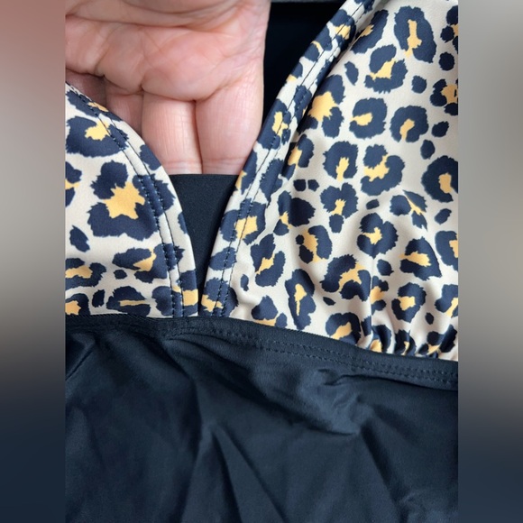 Rekita Black & Cheetah Print Tankini Swim Top Size Medium EUC - Picture 4 of 7